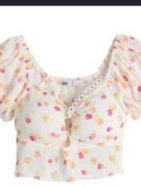 SO Sweetheart Crop Top with Floral Print